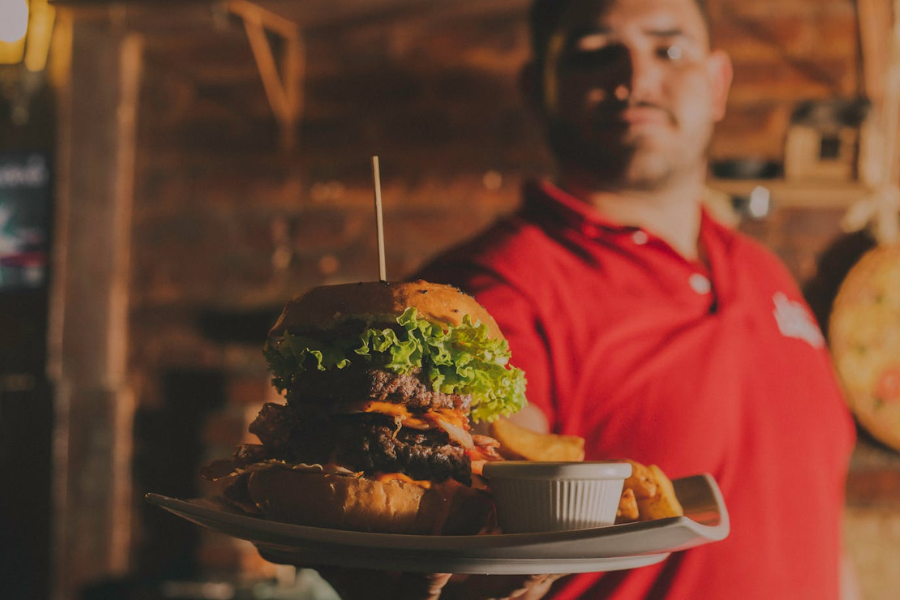 norstratiamrestaurant. com